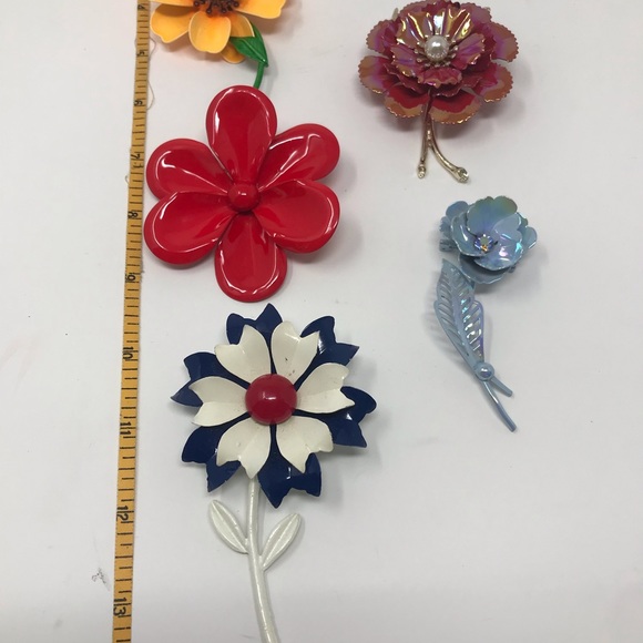 Vintage large flower brooches - Picture 2 of 13